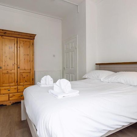 Handpost Lodge Νιούπορτ Εξωτερικό φωτογραφία