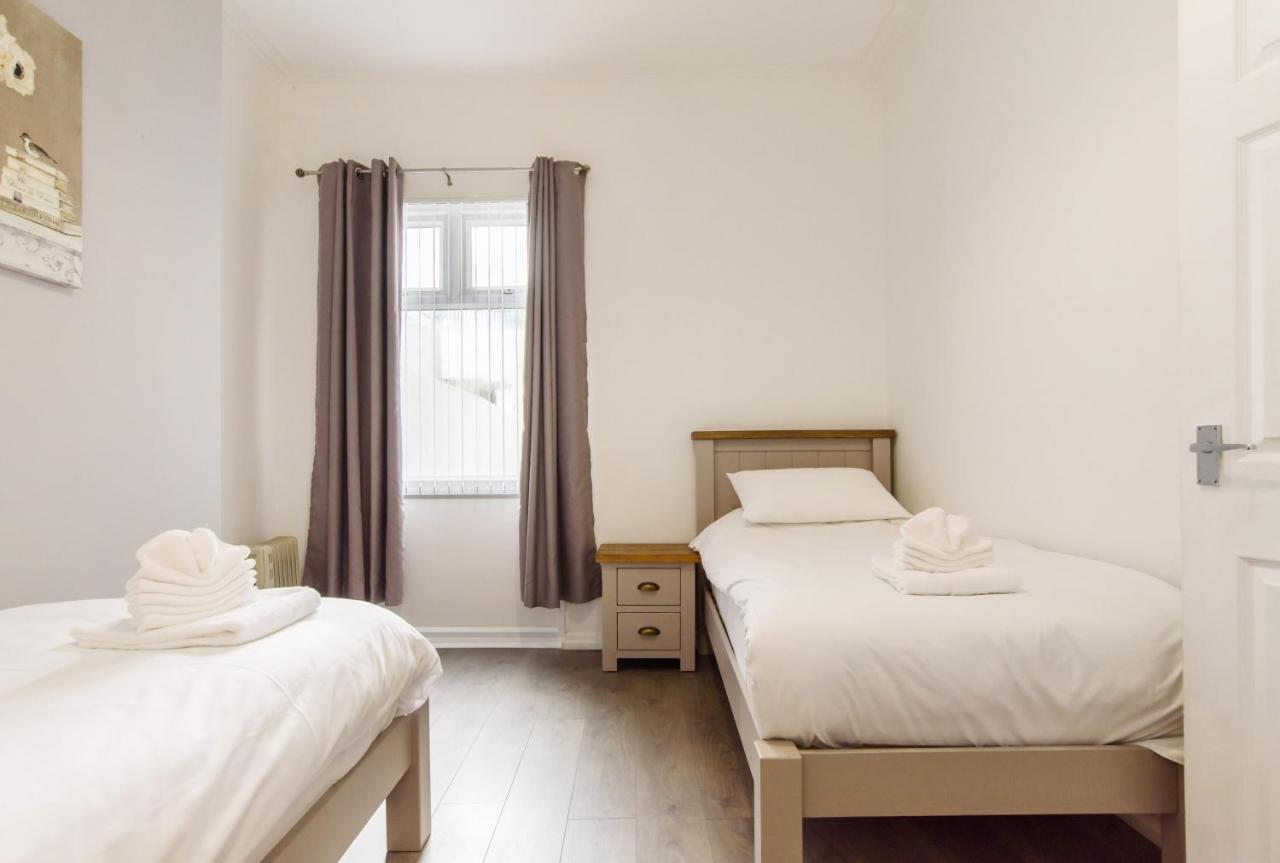 Handpost Lodge Νιούπορτ Εξωτερικό φωτογραφία